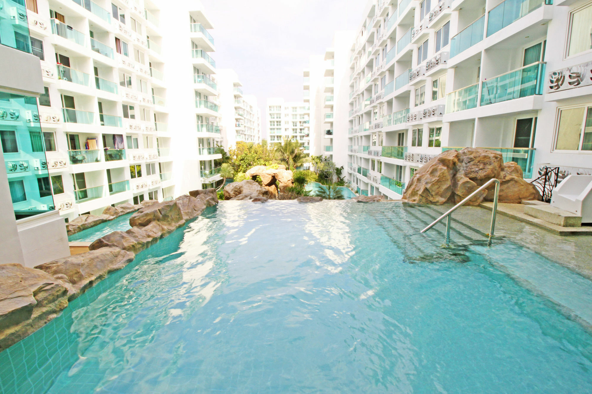 Amazon Residence By Pattaya Sunny Rentals Jomtien Beach Exterior foto