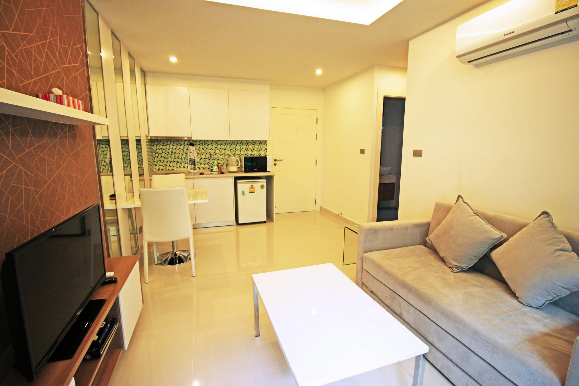 Amazon Residence By Pattaya Sunny Rentals Jomtien Beach Exterior foto